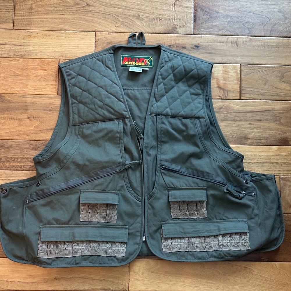 Avid Outdoor hunting shooting vest sz medium